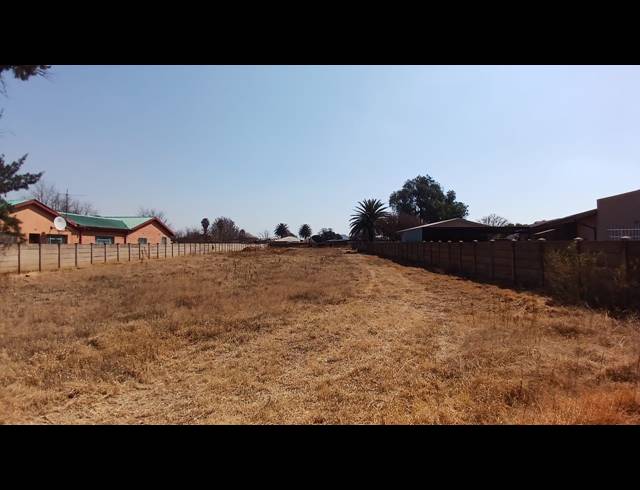 2,218M² VACANT LAND FOR SALE IN KOOKRUS